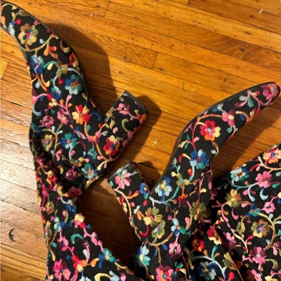 🌸 Vintage 1971 Golo Embroidered Boots – Museum Piece The Met Costume institute - Picture 5 of 15